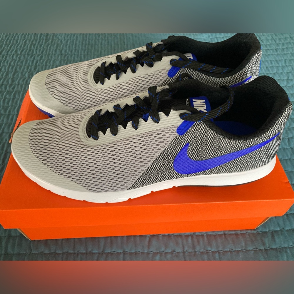 Men’s Nike Flex Experience Run 5 shoes Size 12, Brand New